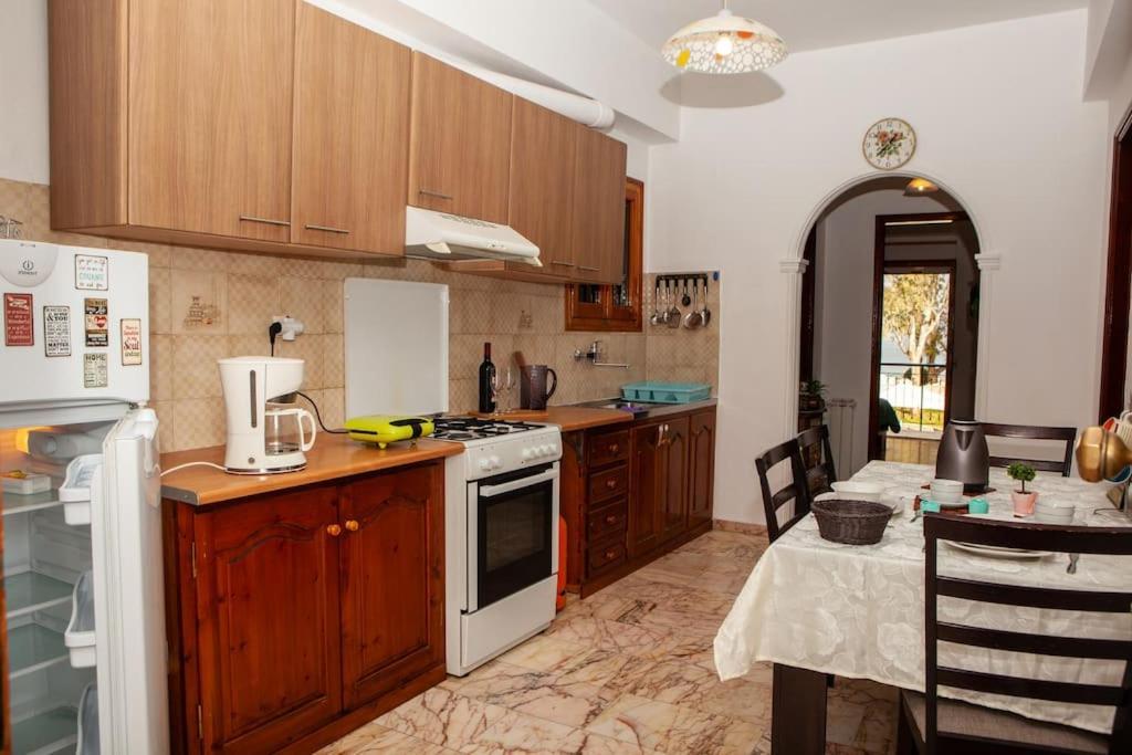 City Center, Sea View Apartment, Amelia! Anemomylos Exterior photo