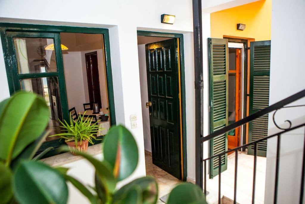 City Center, Sea View Apartment, Amelia! Anemomylos Exterior photo